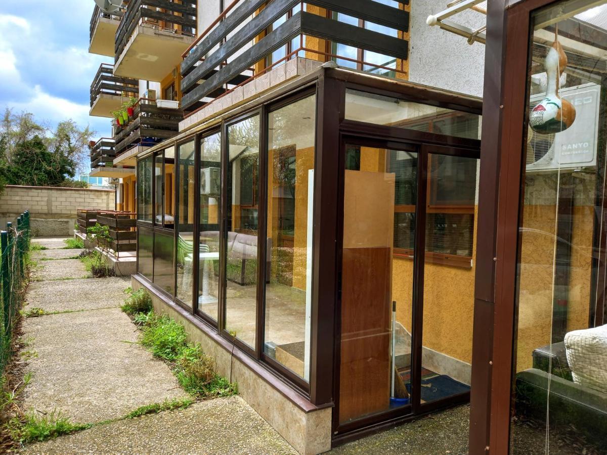 غولدن ساندز Lovely Nest With Glass Veranda المظهر الخارجي الصورة